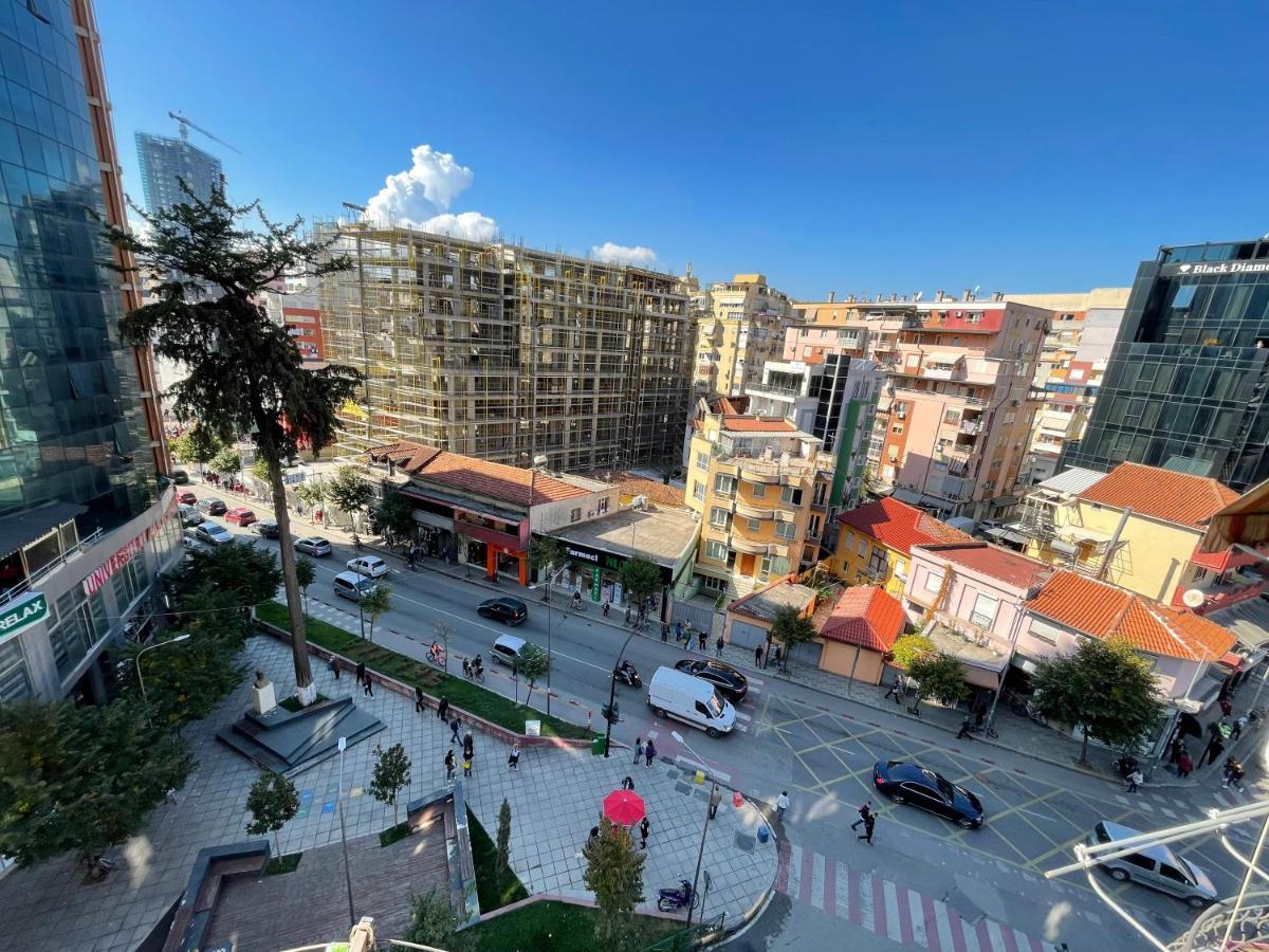 Comfort Apartment In City Center Тирана Екстер'єр фото