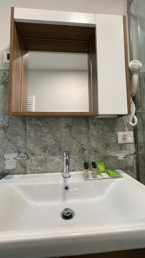 Comfort Apartment In City Center Тирана Екстер'єр фото