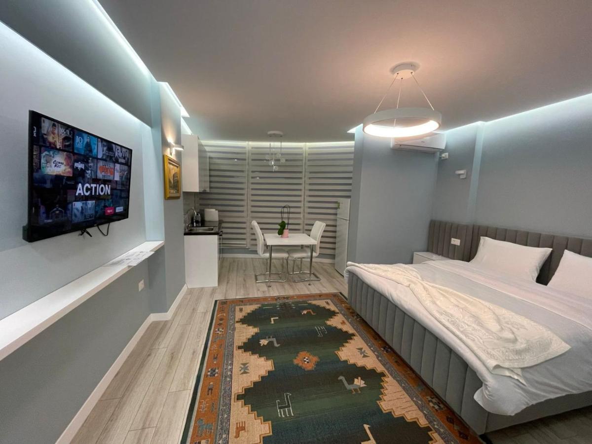 Comfort Apartment In City Center Тирана Екстер'єр фото