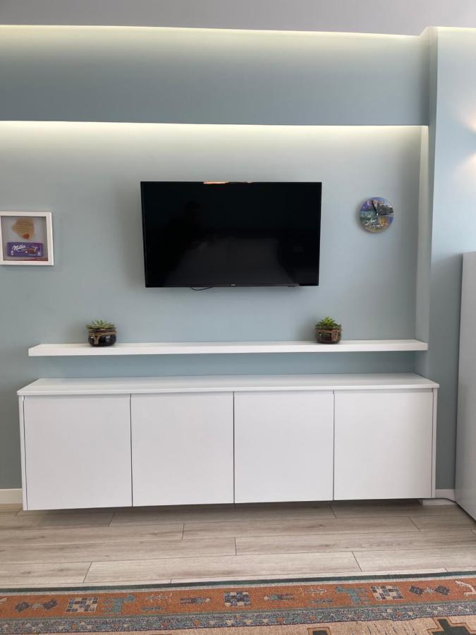 Comfort Apartment In City Center Тирана Екстер'єр фото