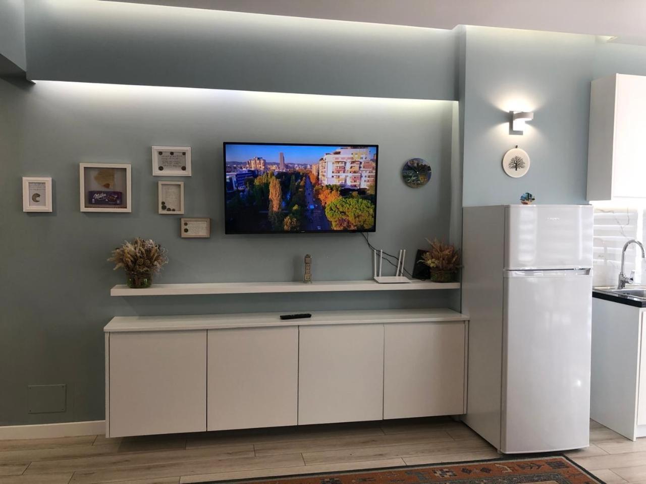 Comfort Apartment In City Center Тирана Екстер'єр фото