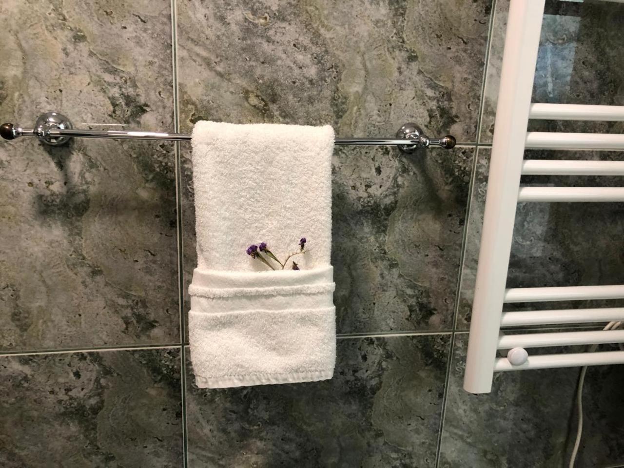 Comfort Apartment In City Center Тирана Екстер'єр фото